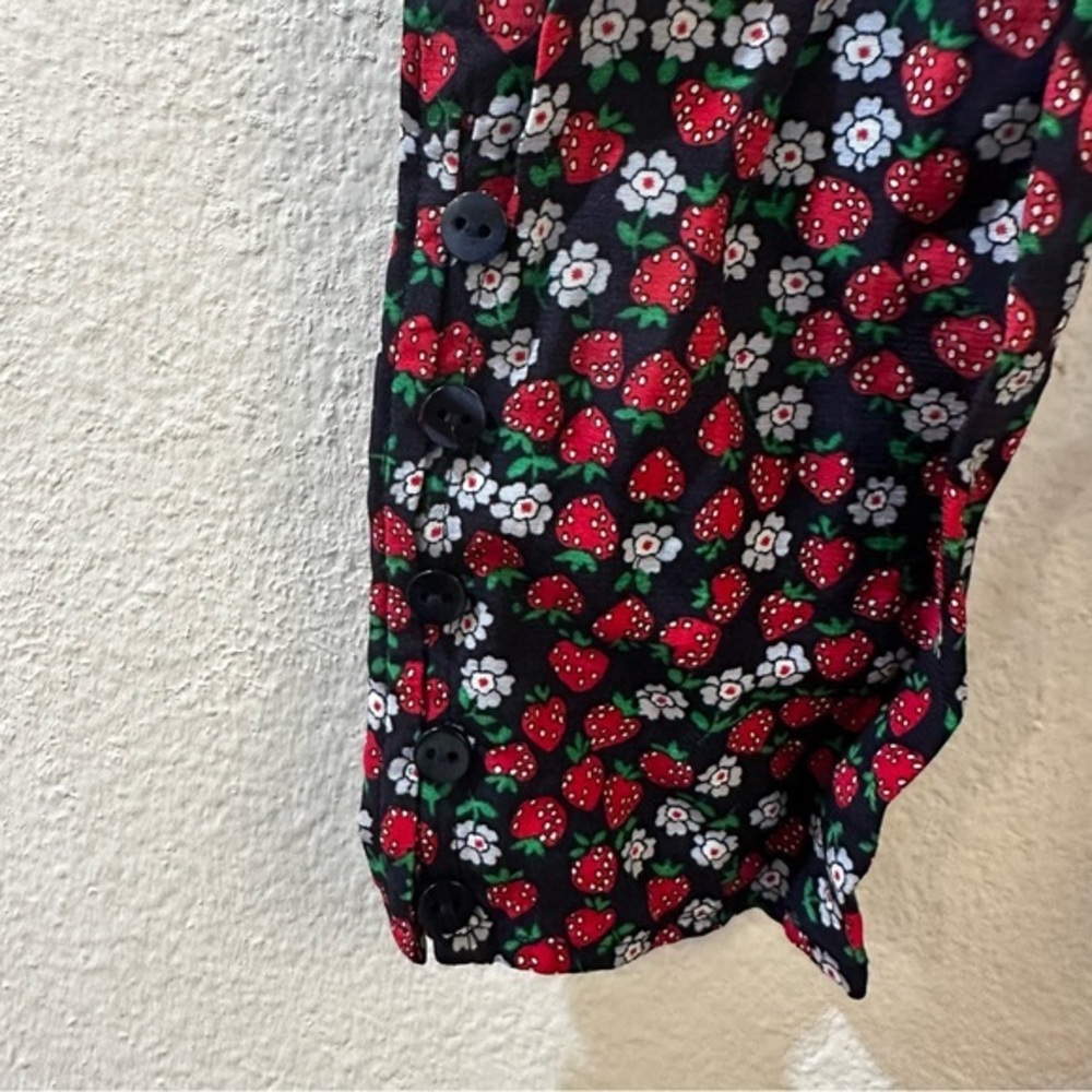 & Other Stories Red Strawberry Floral Printed Long Sleeve Wrap Blouse Size 0 - Picture 7 of 10